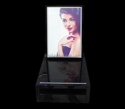 Acrylic products manufacturer customized plastic flyer holder makeup display DMD-526